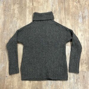 Cozy Abercrombie sweater